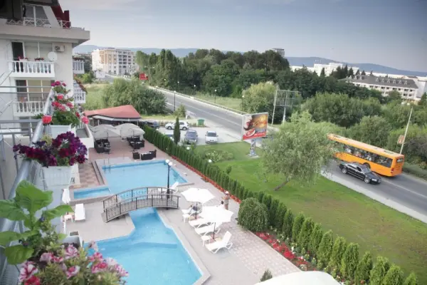 Hotel Zaara Main image
