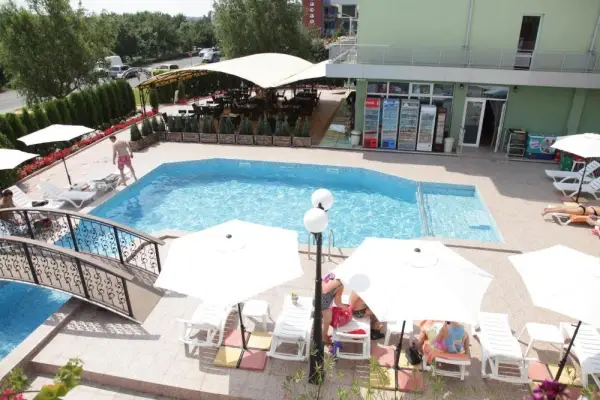 Hotel Zaara 5